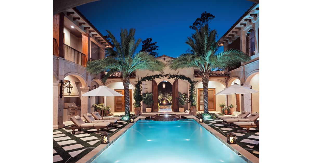Mediterranean Style Courtyard - Luxe Interiors + Design