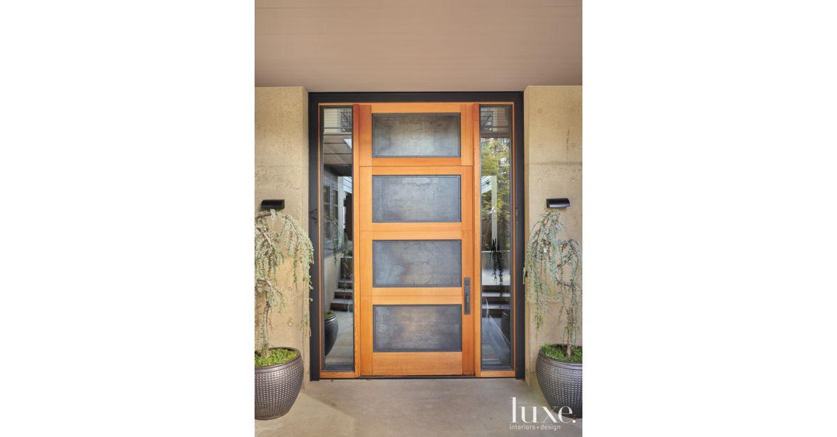 Modern Wood and Steel Door - Luxe Interiors + Design