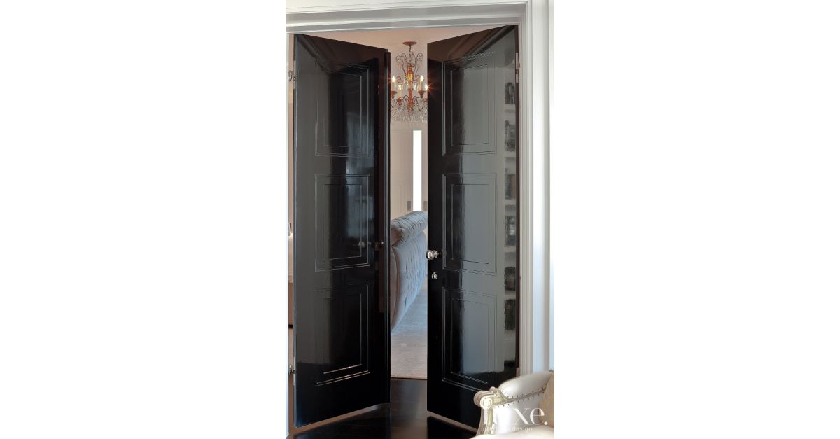 Glossy Black Doors into Master Bedroom - Luxe Interiors ...