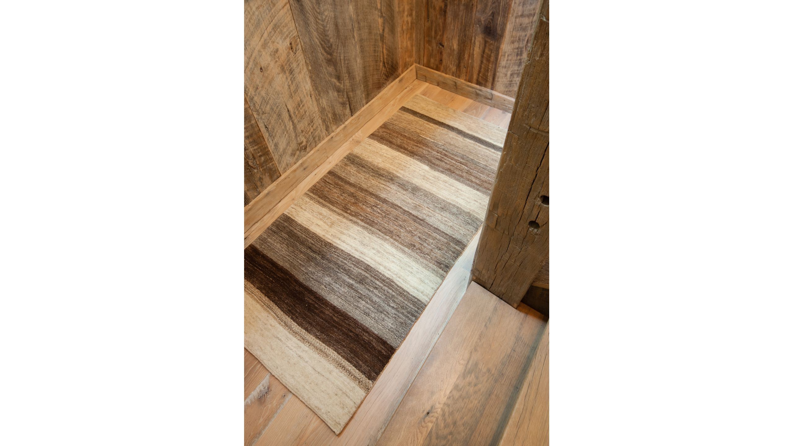 Artisan Rug Gallery Luxe Interiors + Design