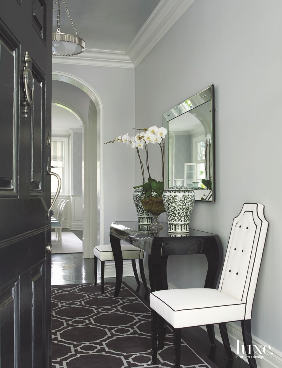 Black And White Design Details Fill A Connecticut Retreat
