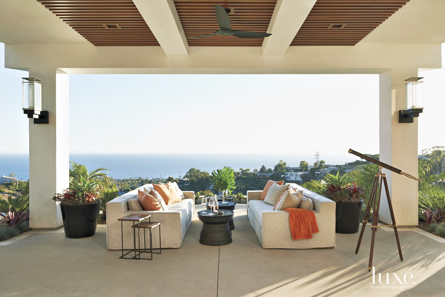 A Modern Hillside Laguna Beach Dwelling With A Resort Style