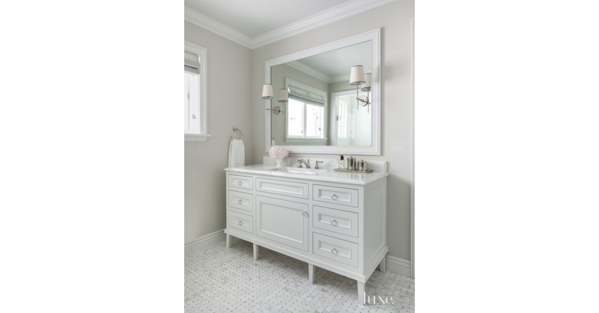 Traditional White Guest Bath Vanity - Luxe Interiors + Design