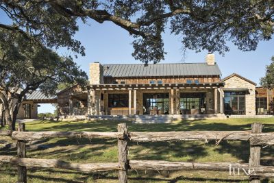 A Rustic Barn Style Retreat In Texas Hill Country Luxe Interiors   LXTX33ccFEACOR KaneRanchcover